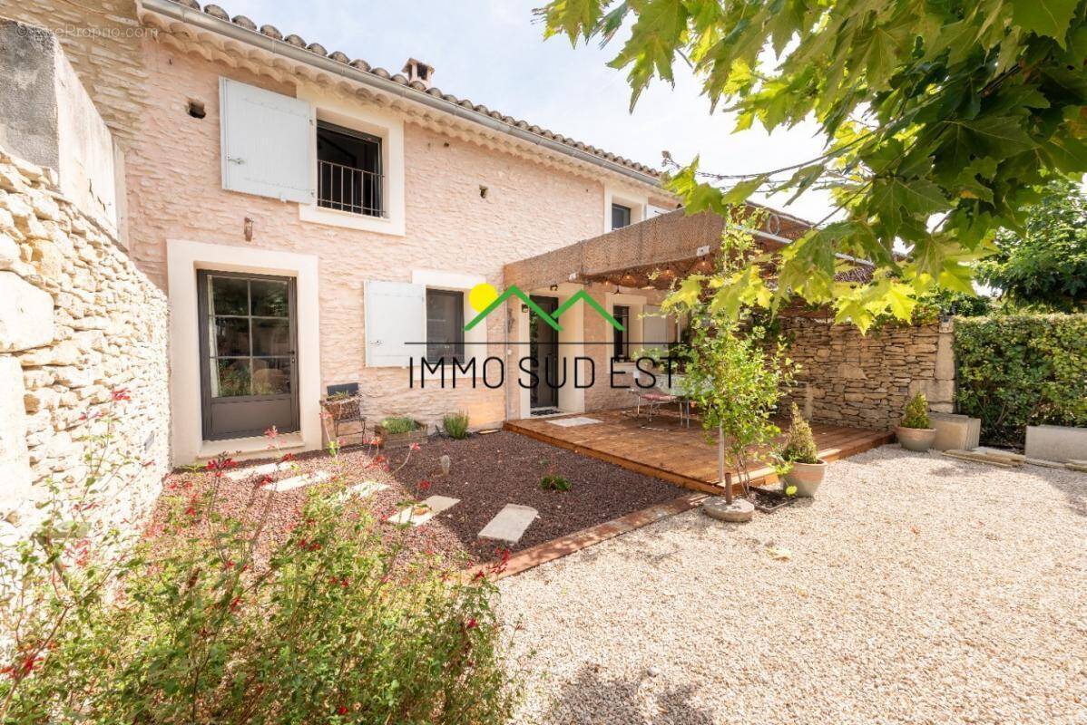 Maison à L&#039;ISLE-SUR-LA-SORGUE