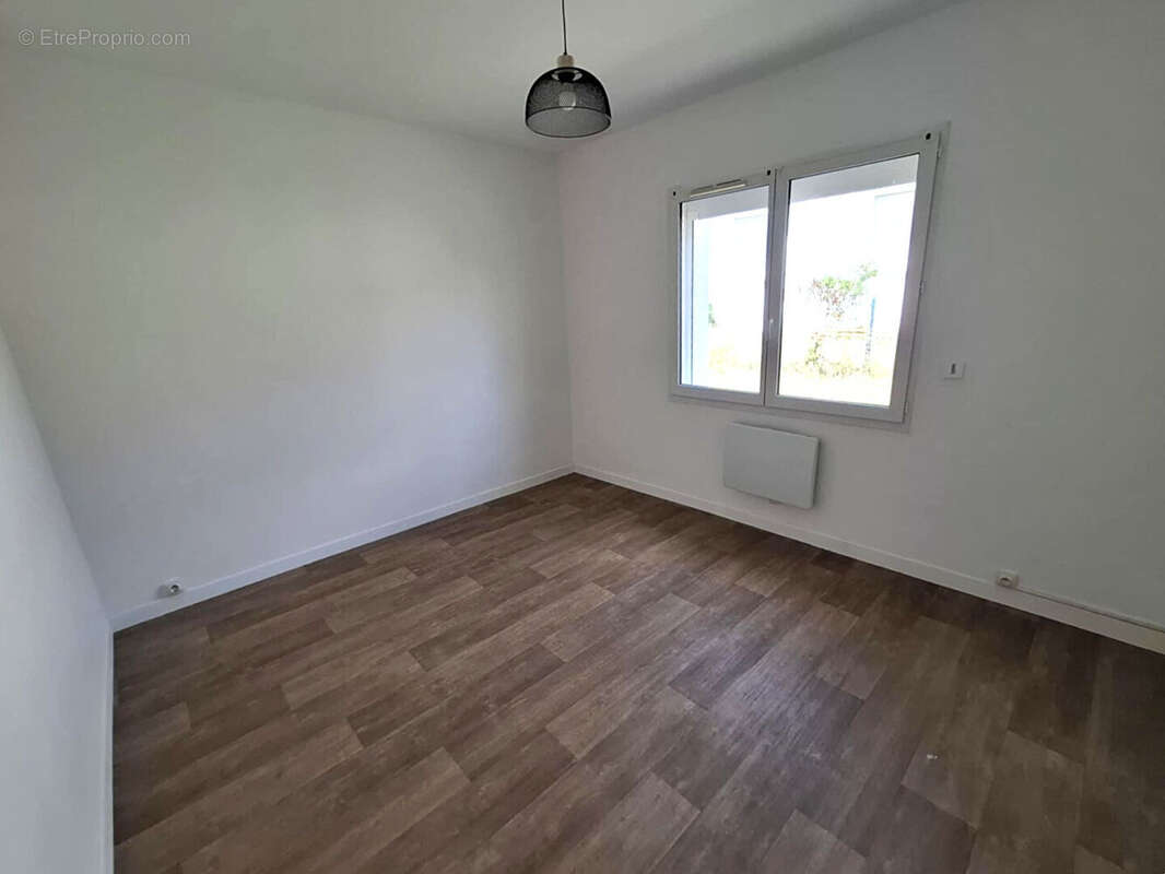 Ensemble immobilier rénové Deux maisons et un garage loués, revenus immédiats - photo 12