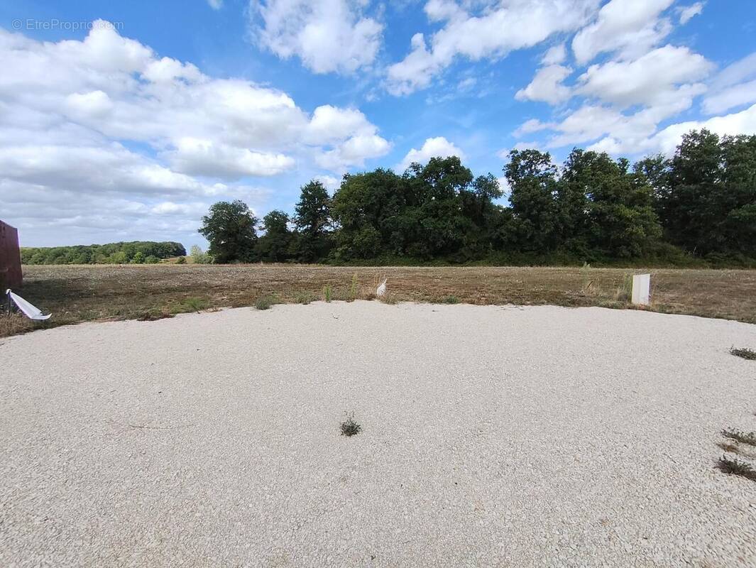 Photo 1 - Terrain à VICQ-SUR-NAHON