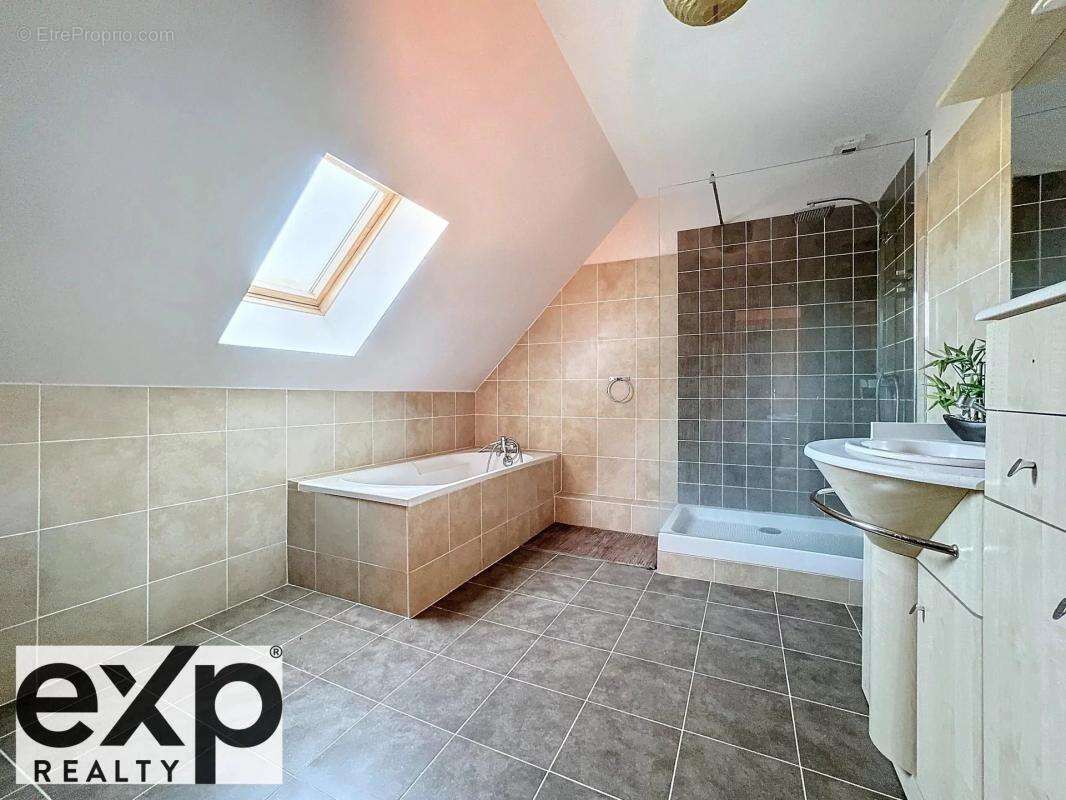 Maison à AMENUCOURT