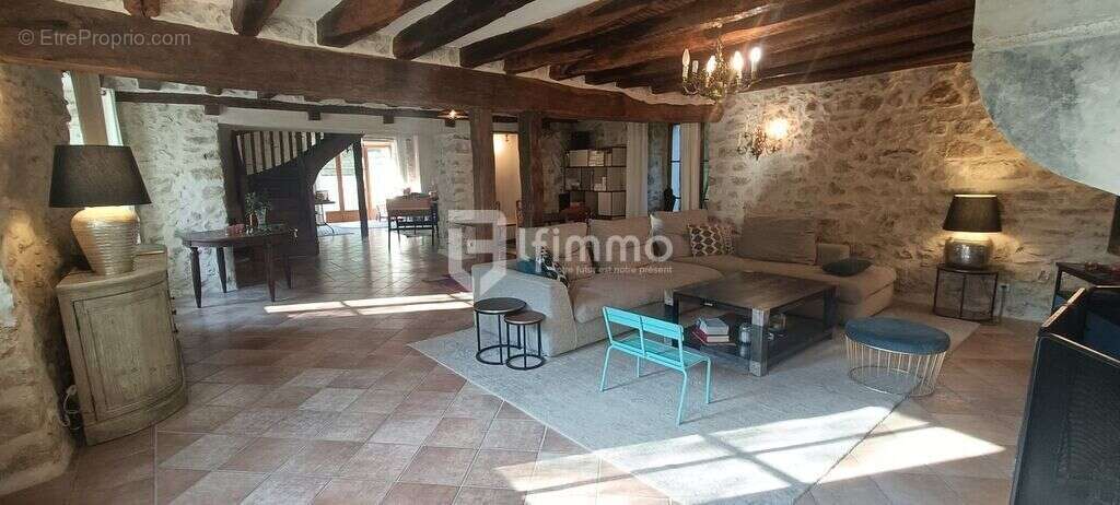 Maison à CHALAUTRE-LA-GRANDE