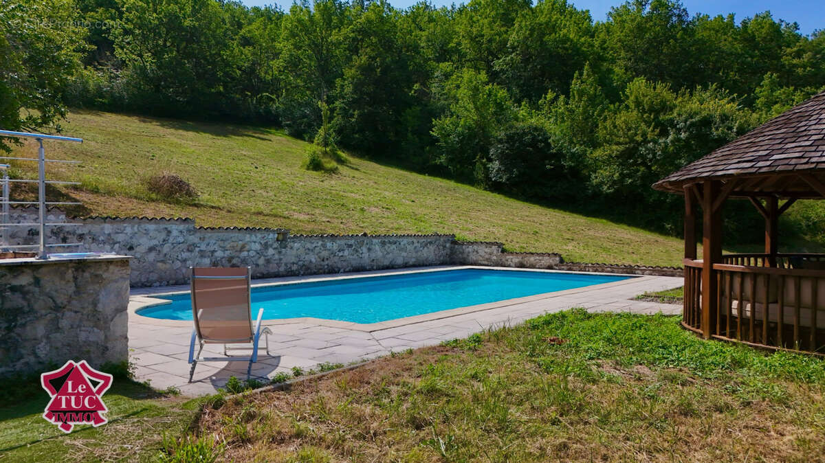 Propriété de prestige comprenant gîtes, une piscine et des dépendances - photo 3