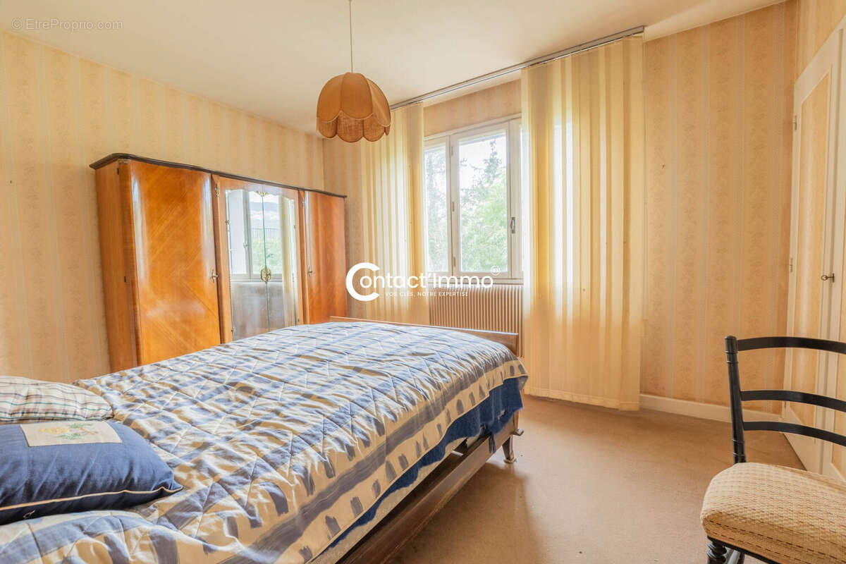 Maison à LES MARTRES-DE-VEYRE