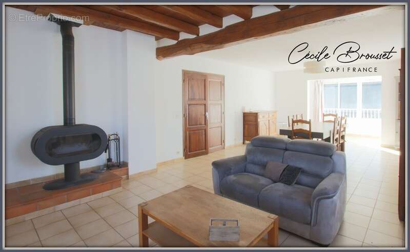 Villa 4 faces à vendre sur 1425 m2 de terrain avec garage et studio indépendant à REYNES (66) - photo 2