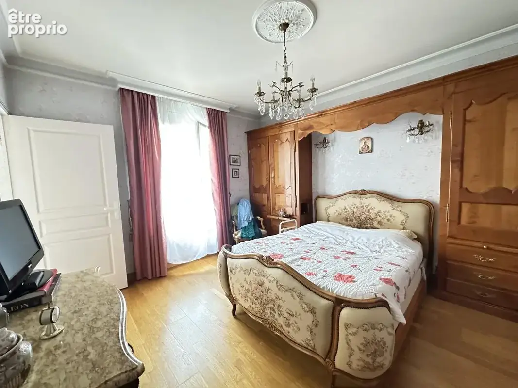 Maison 242 m² à Veigne  - photo 8