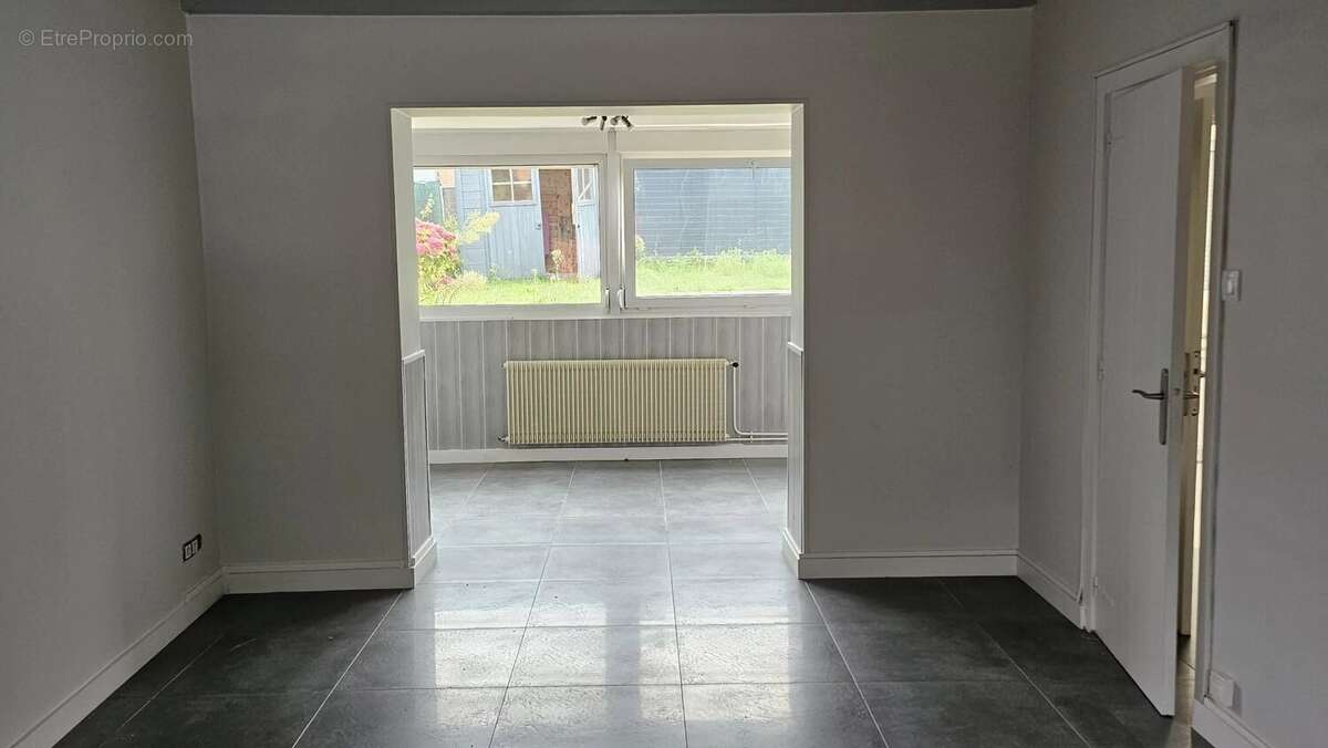 Maison à NEUVILLE-EN-FERRAIN