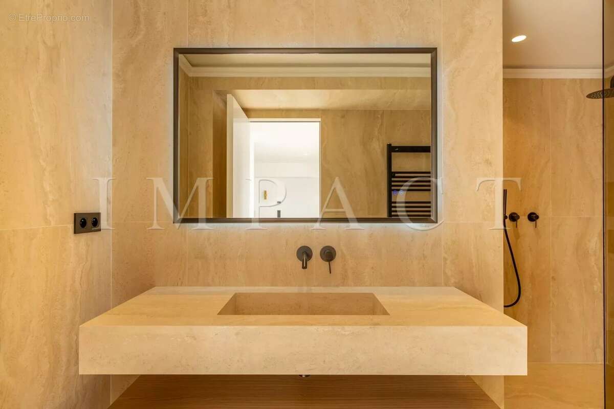 Juan-Les-Pins  Appartement 5P en duplex avec piscine et vue mer panoramique à vendre - photo 15
