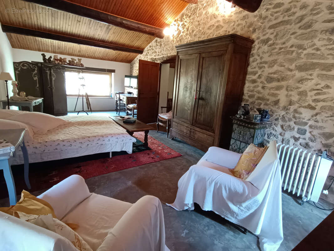 Reilhanette / propriete / ancien moulin restaure / terrain 2ha env. / vue imprenable - photo 28