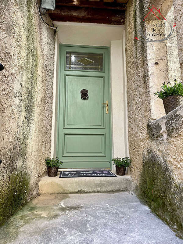 Appartement à PERNES-LES-FONTAINES