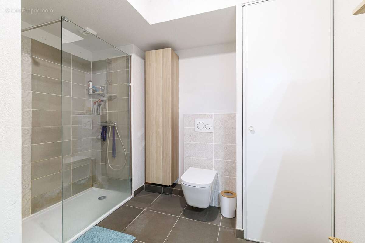 Appartement à SAINT-LAURENT-DU-VAR