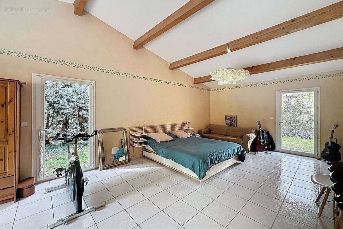 Maison à SIMIANE-COLLONGUE