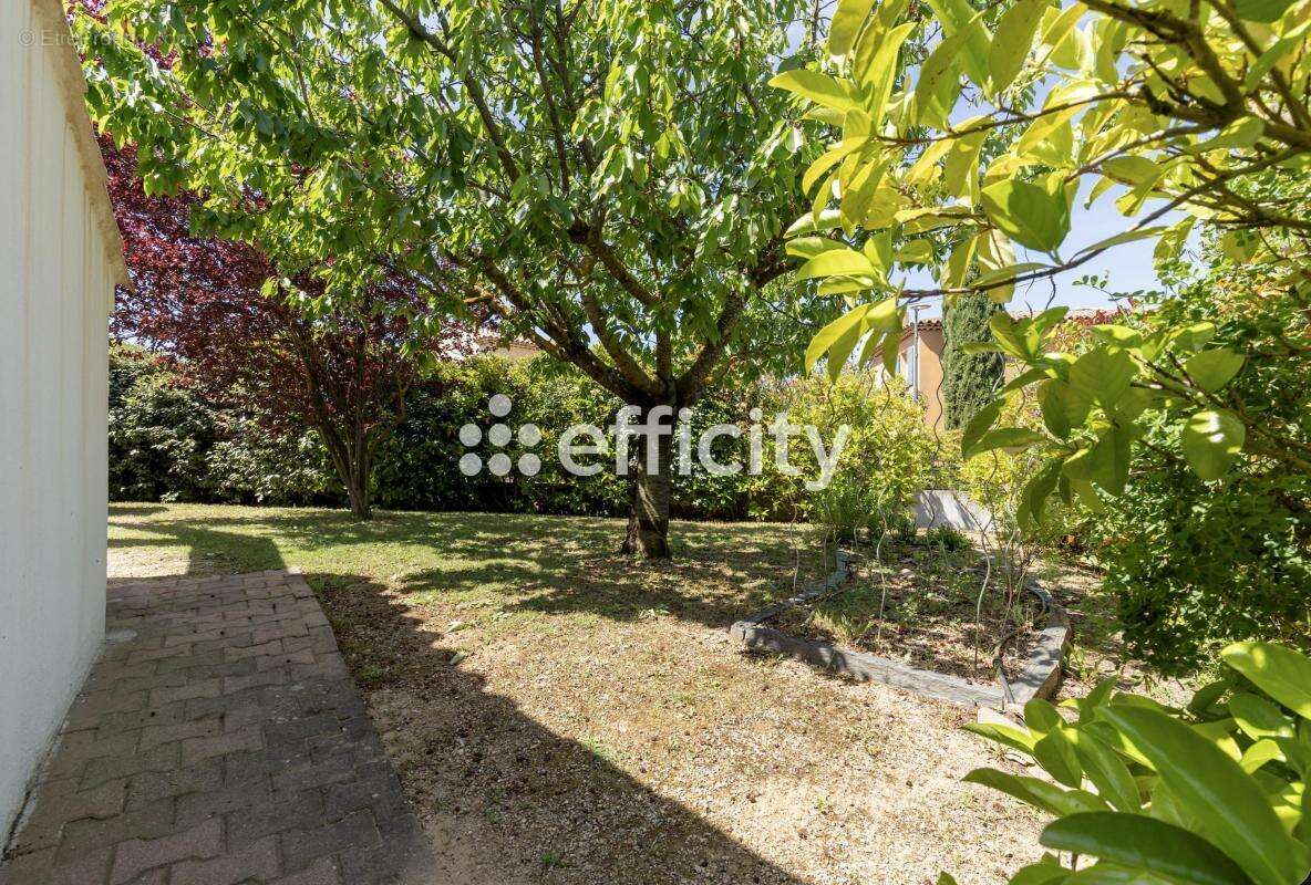 Maison 173 m² à Aix-En-Provence  - photo 4