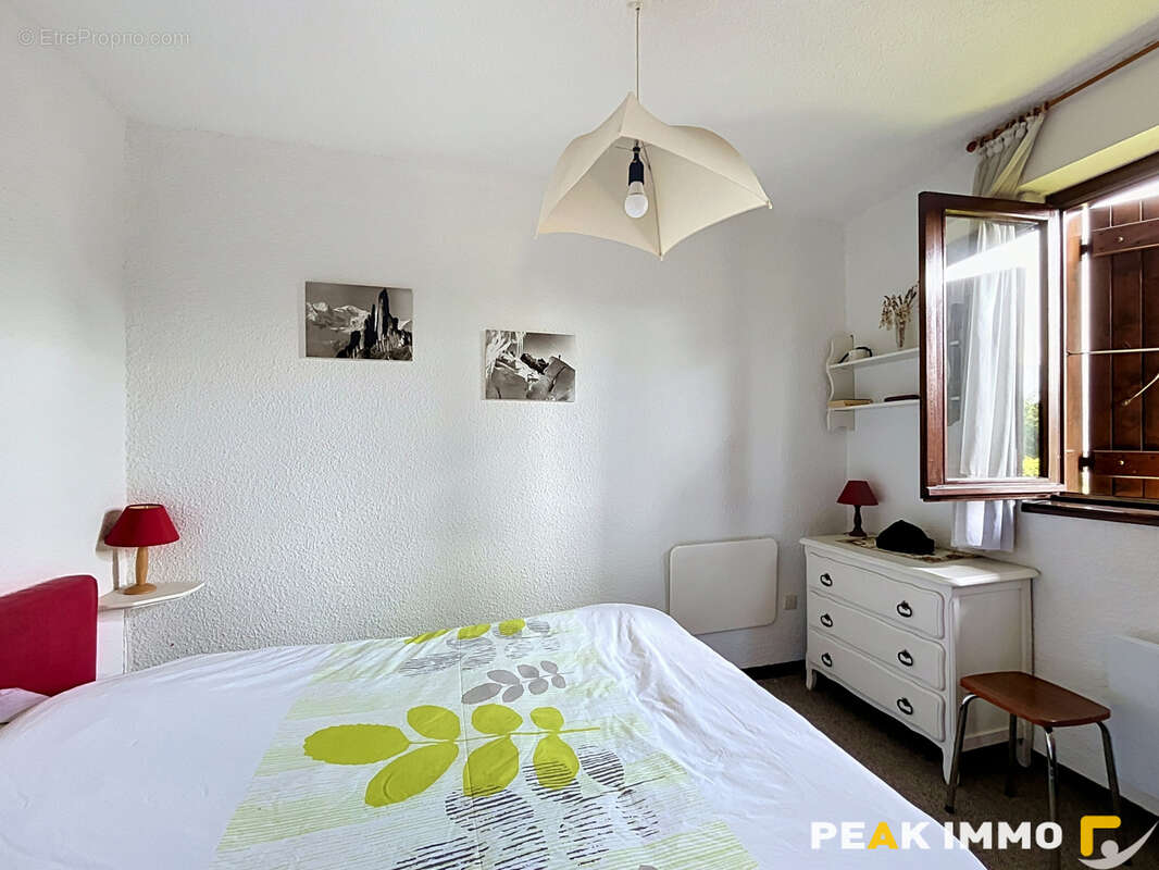 F2 + chambre cabine et alcôve - 36 m2 - Combloux - photo 3