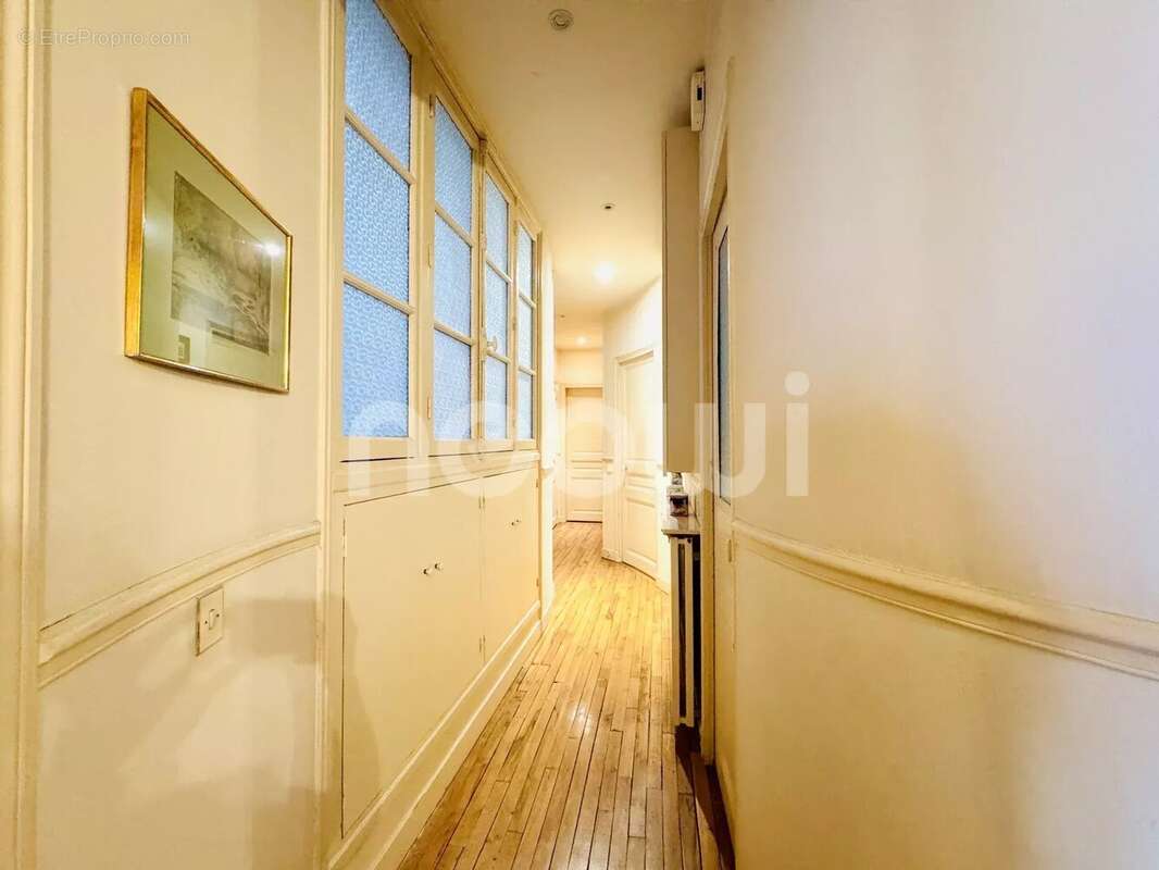 Appartement à PARIS-17E