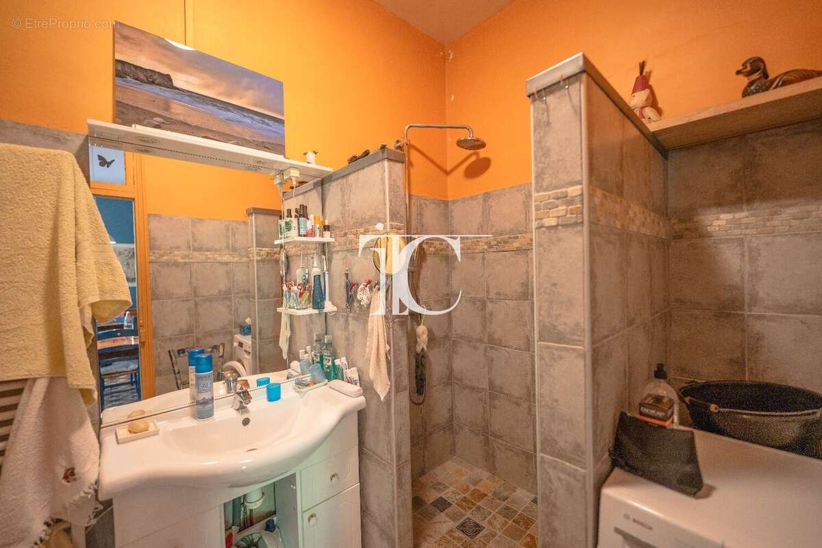 Maison à LES ASSIONS