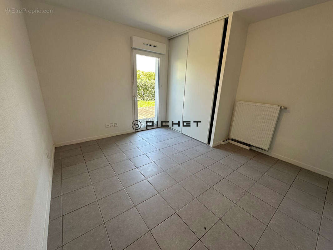 Appartement à VILLENAVE-D&#039;ORNON