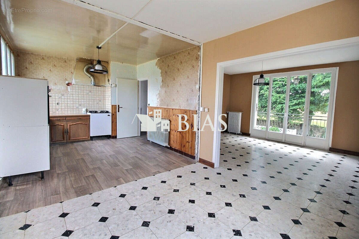 Maison à SAINT-JEAN-DU-CARDONNAY