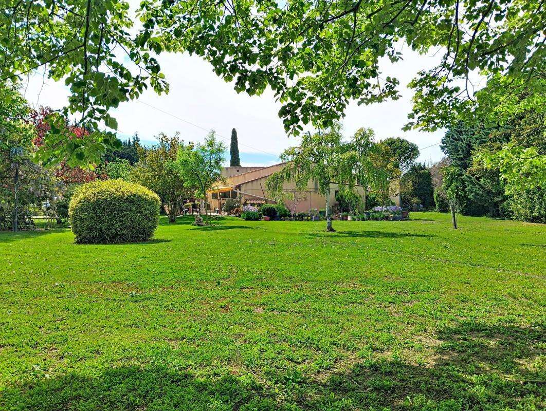 Propriété de charme avec parc de 5000 m² et piscine - photo 7