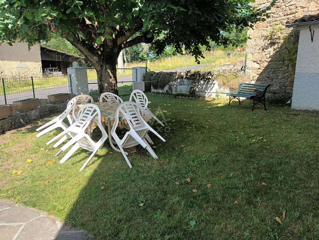 Maison à VERNET-LA-VARENNE