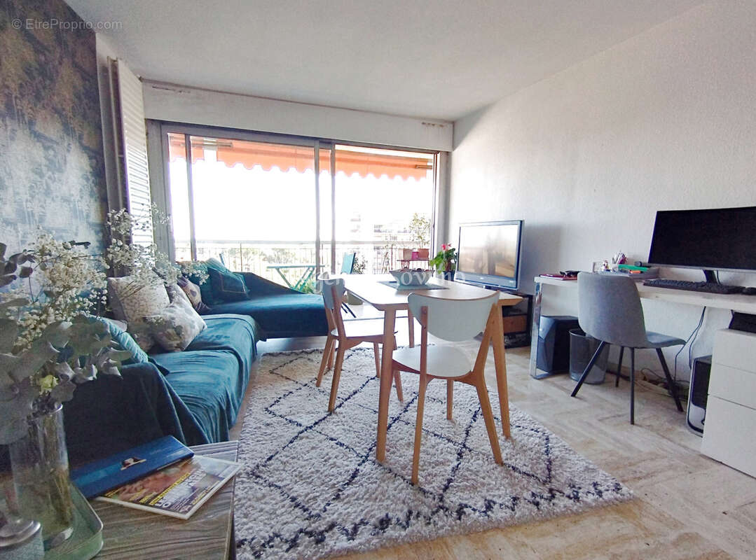 Appartement à MANDELIEU-LA-NAPOULE