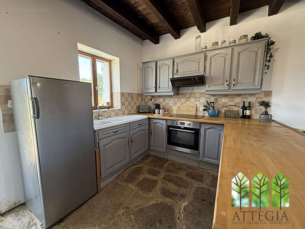 Maison 140 m² à Boussac-Bourg  - photo 5