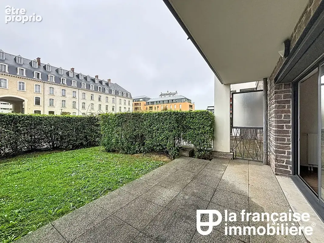Appartement - 3 pièces - 61.8 m² - Rennes Centre-Ville - Anatole France - terrasse, jardin et parking - photo 8