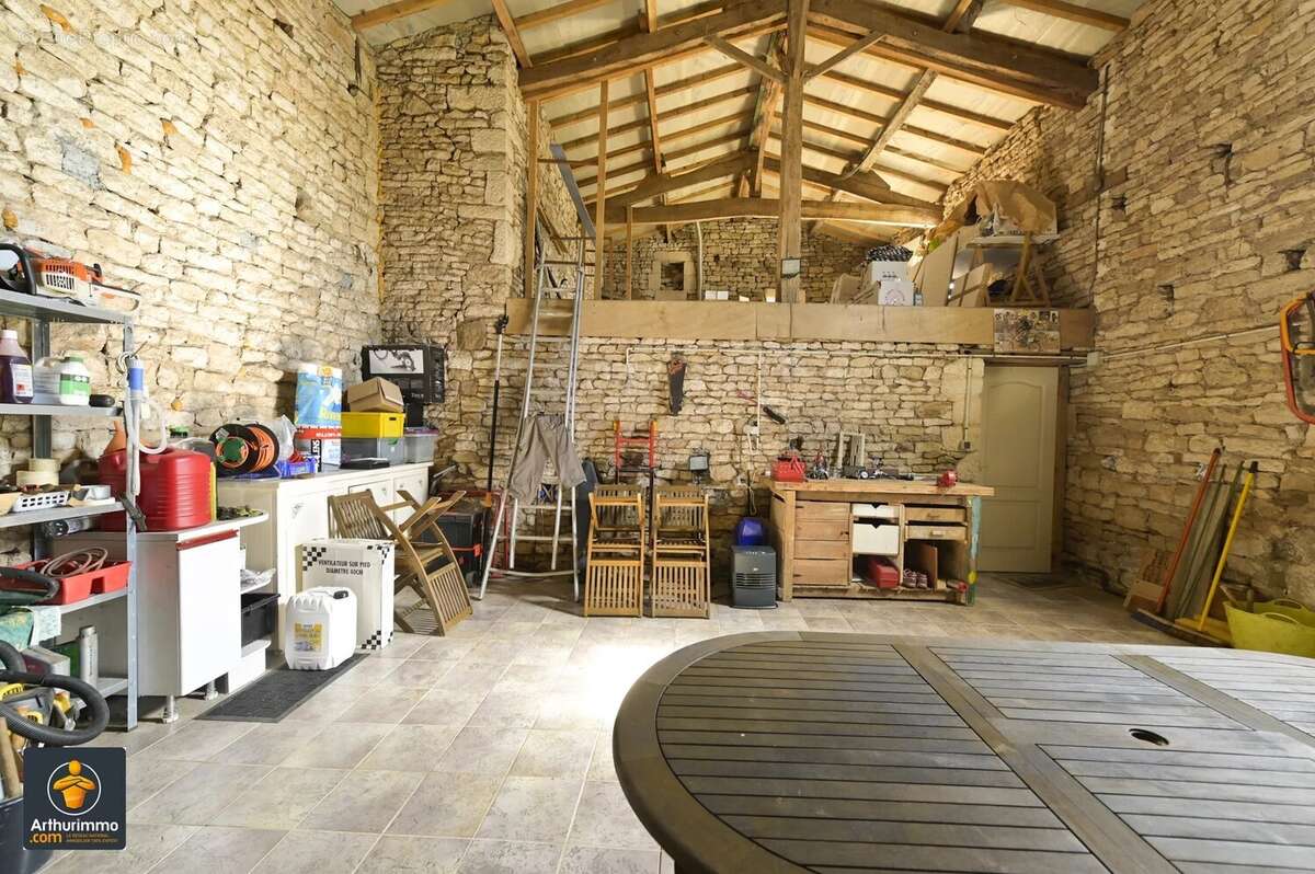 Maison à SAINTE-NEOMAYE
