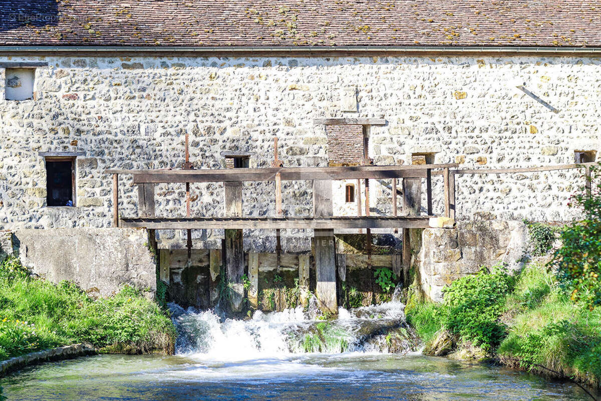 Maison à DORMELLES