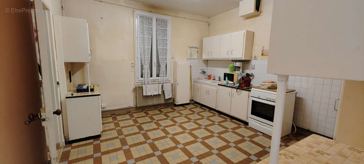 Maison à LA VILLE-AUX-DAMES