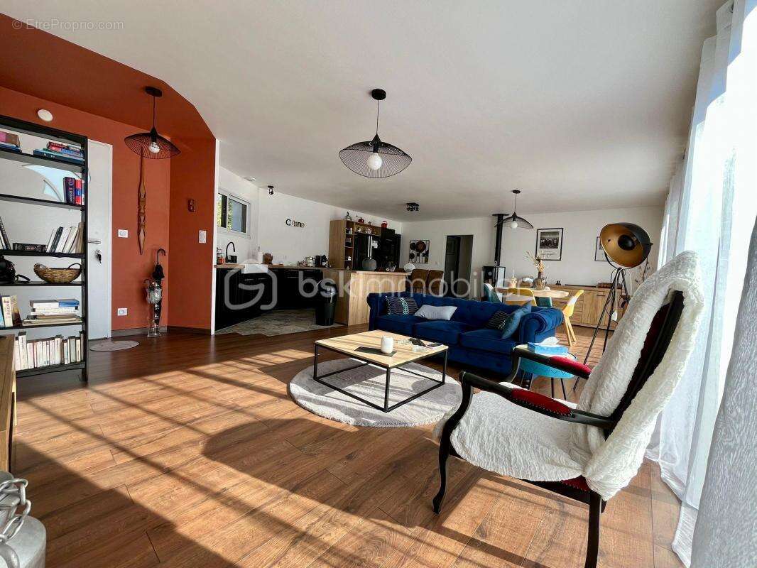 Maison à SAINT-JULIEN-EN-BORN