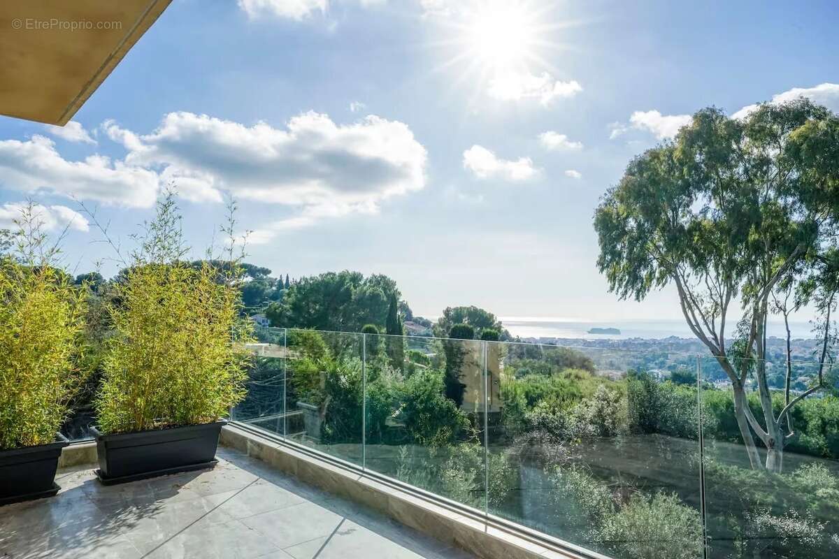 Maison à MOUGINS