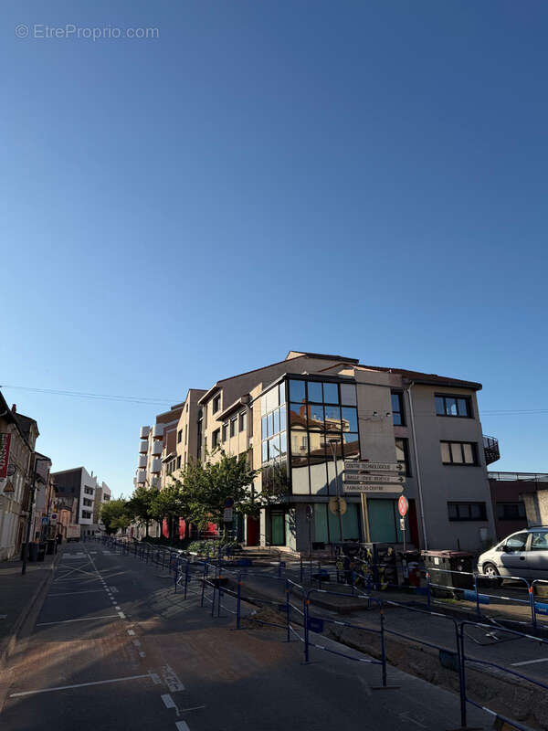 Appartement 80 M2 avec une terrasse de 133 M2 - cave - garage - photo 2