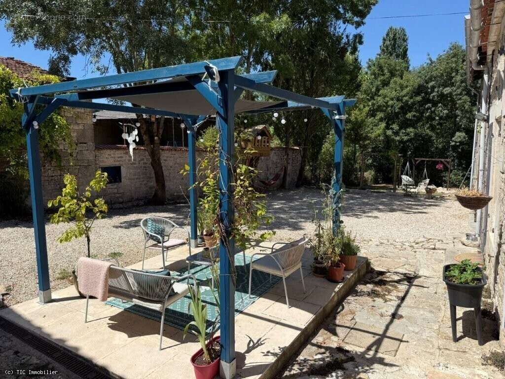 Charmante Maison En Pierres Avec Gîte En Activité, A Proximité De Mansle - photo 7