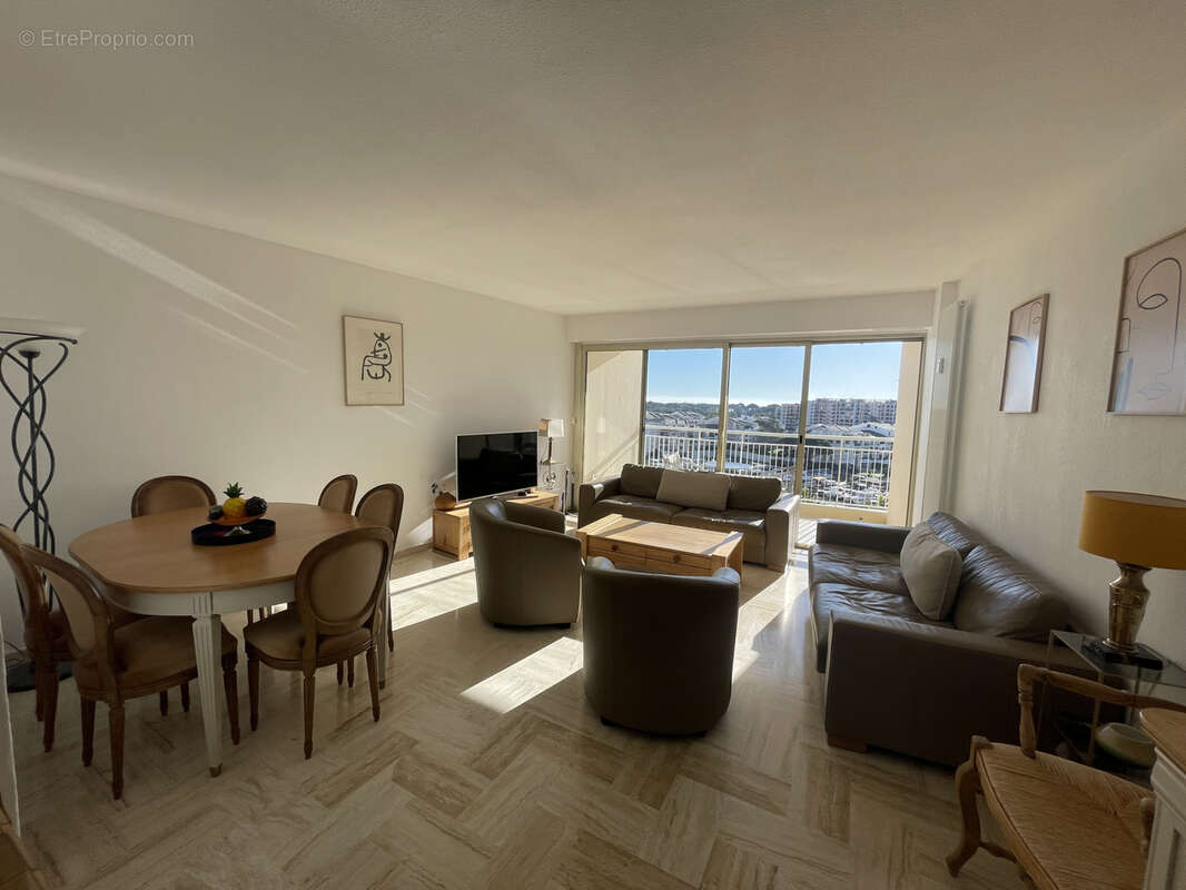 Appartement à MANDELIEU-LA-NAPOULE