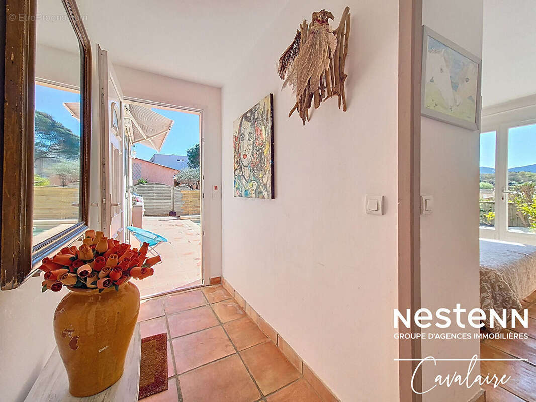 Villa 5 pièces de 143 m2 avec piscine à Cogolin - photo 18