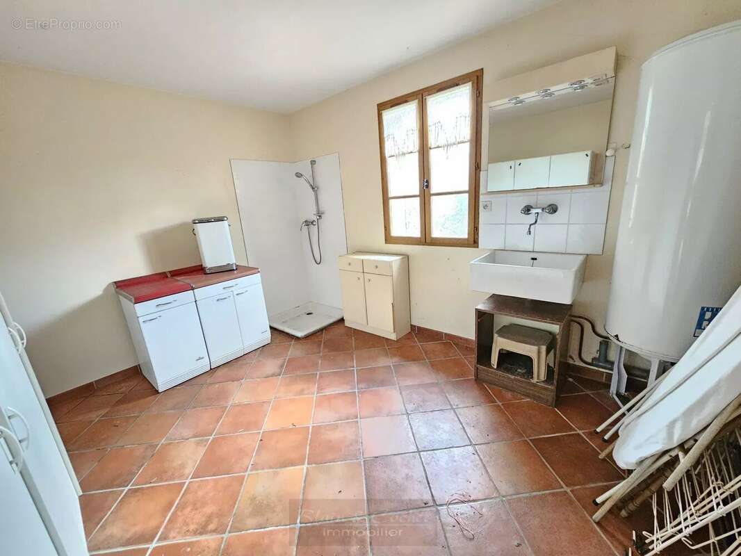 Maison à CHEVILLON-SUR-HUILLARD