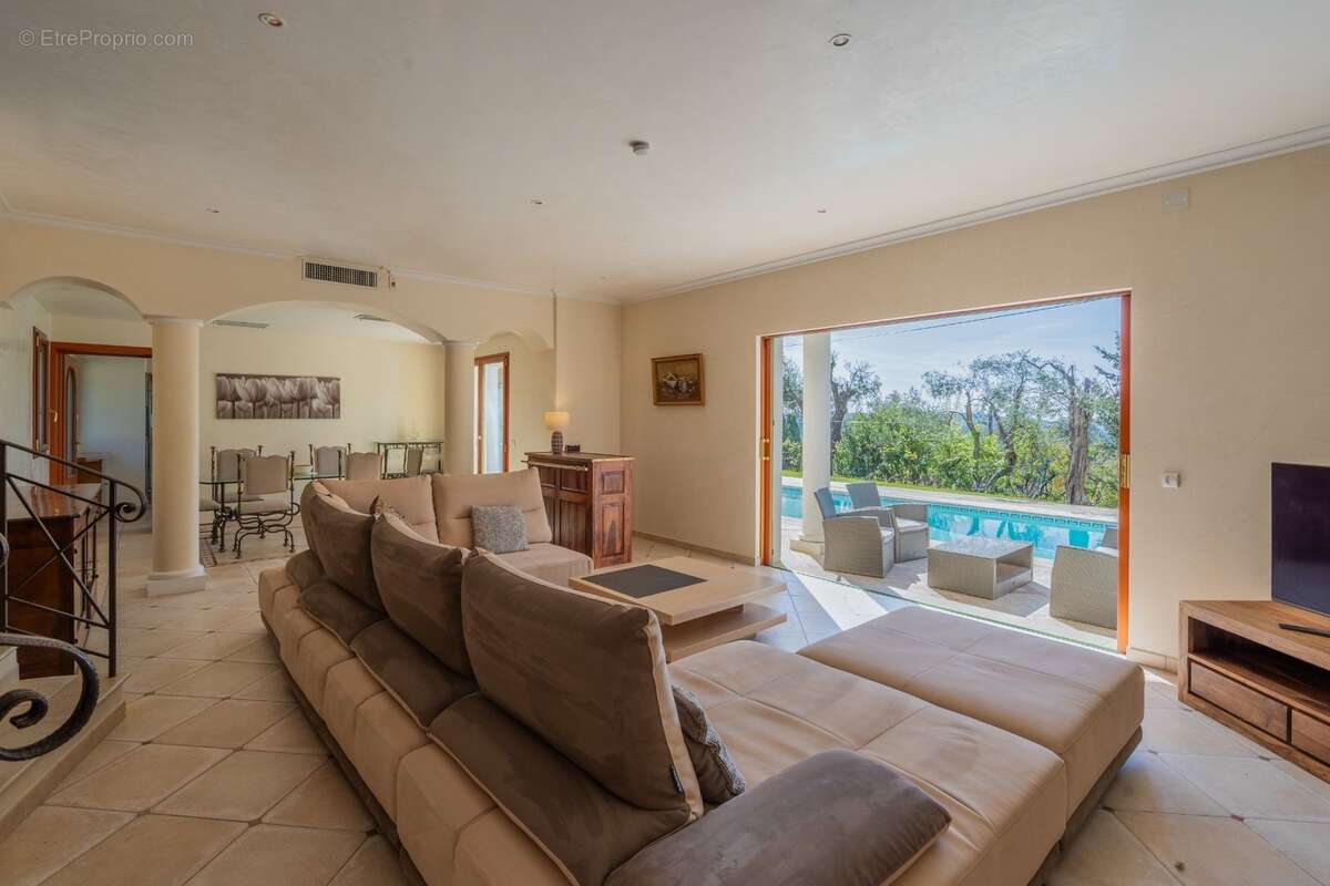 Villa contemporaine de prestige – Vue mer – Piscine chauffée & jacuzzi – Saint-Jean Grasse - photo 5