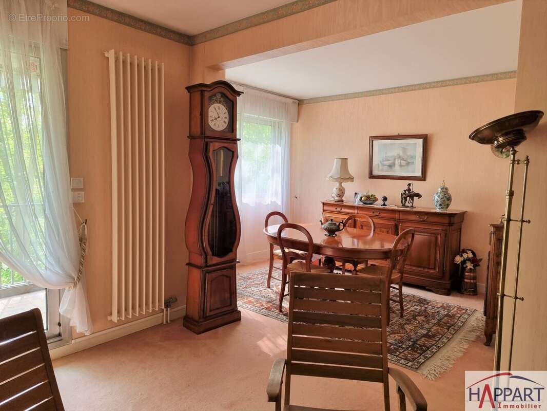 Appartement à VAUX-LE-PENIL