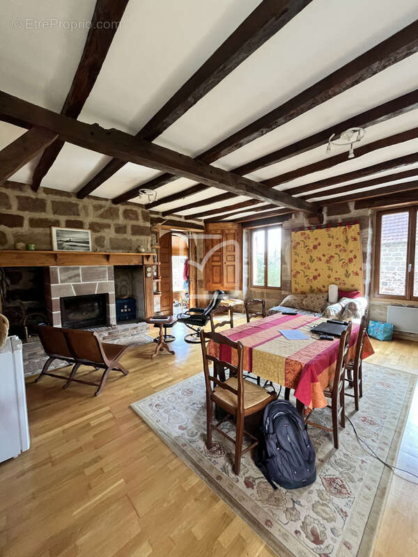 Maison à VARS-SUR-ROSEIX
