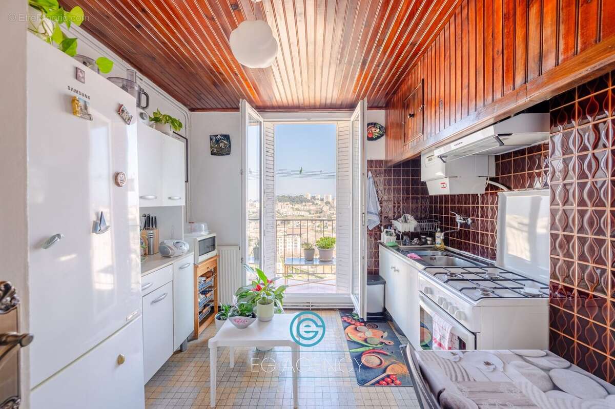 Appartement à MARSEILLE-14E