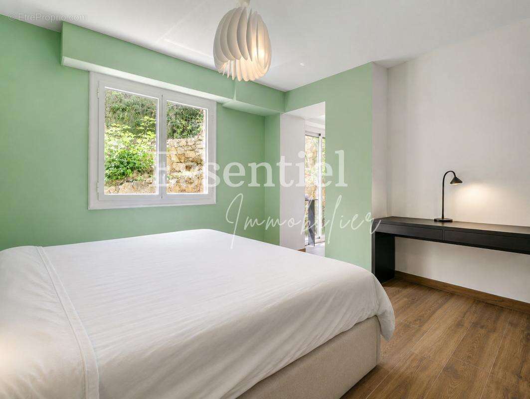 VILLEFRANCHE-SUR-MER  Appartement-villa de 107 m² avec plus de 300 m² de jardin - photo 16