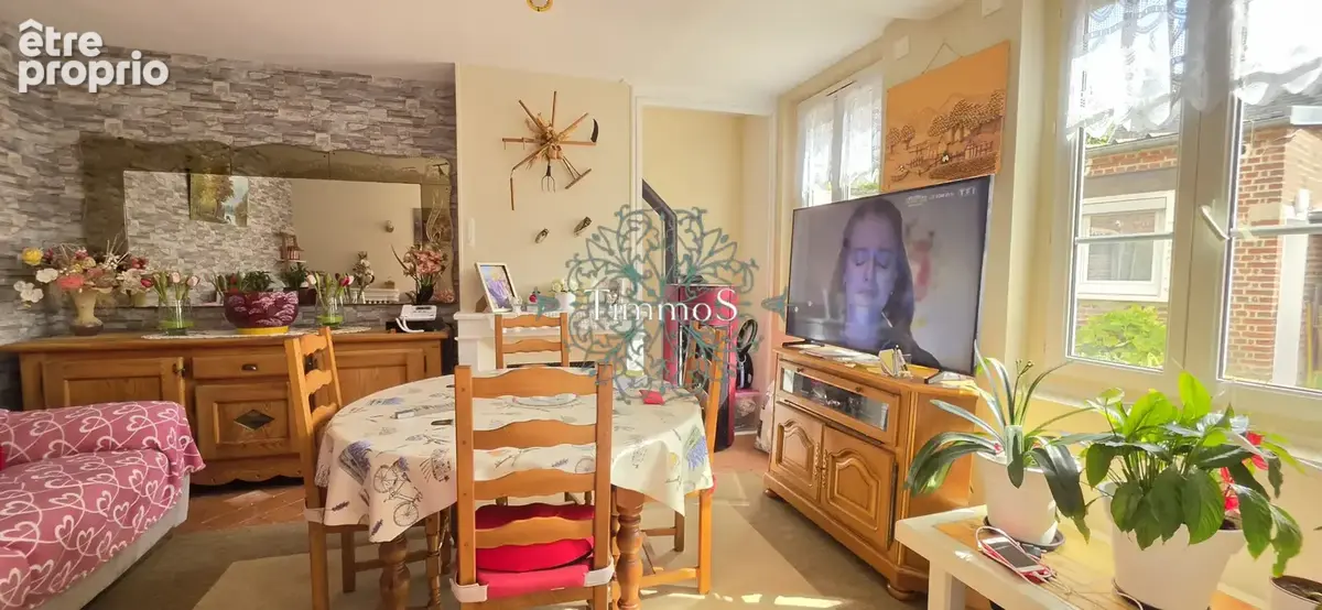Charme de la brique & fort potentiel : Maison de village avec dépendance aménagée à Andeville ! - photo 2