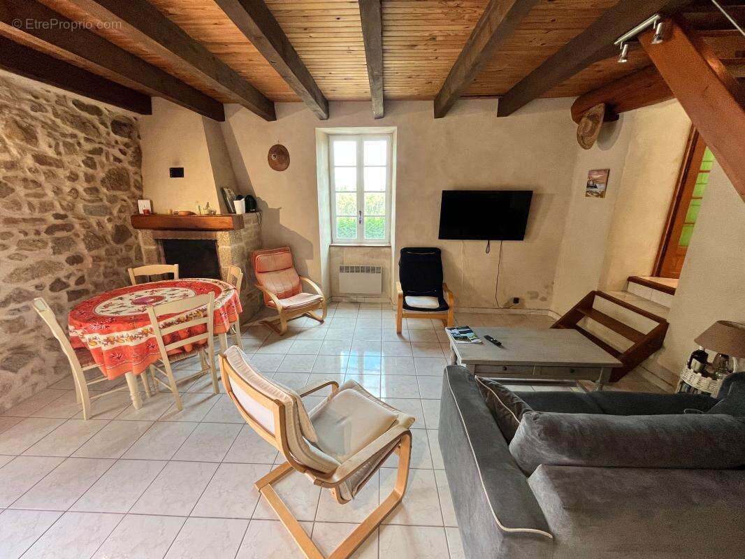 Maison en pierres avec terrasse - photo 17