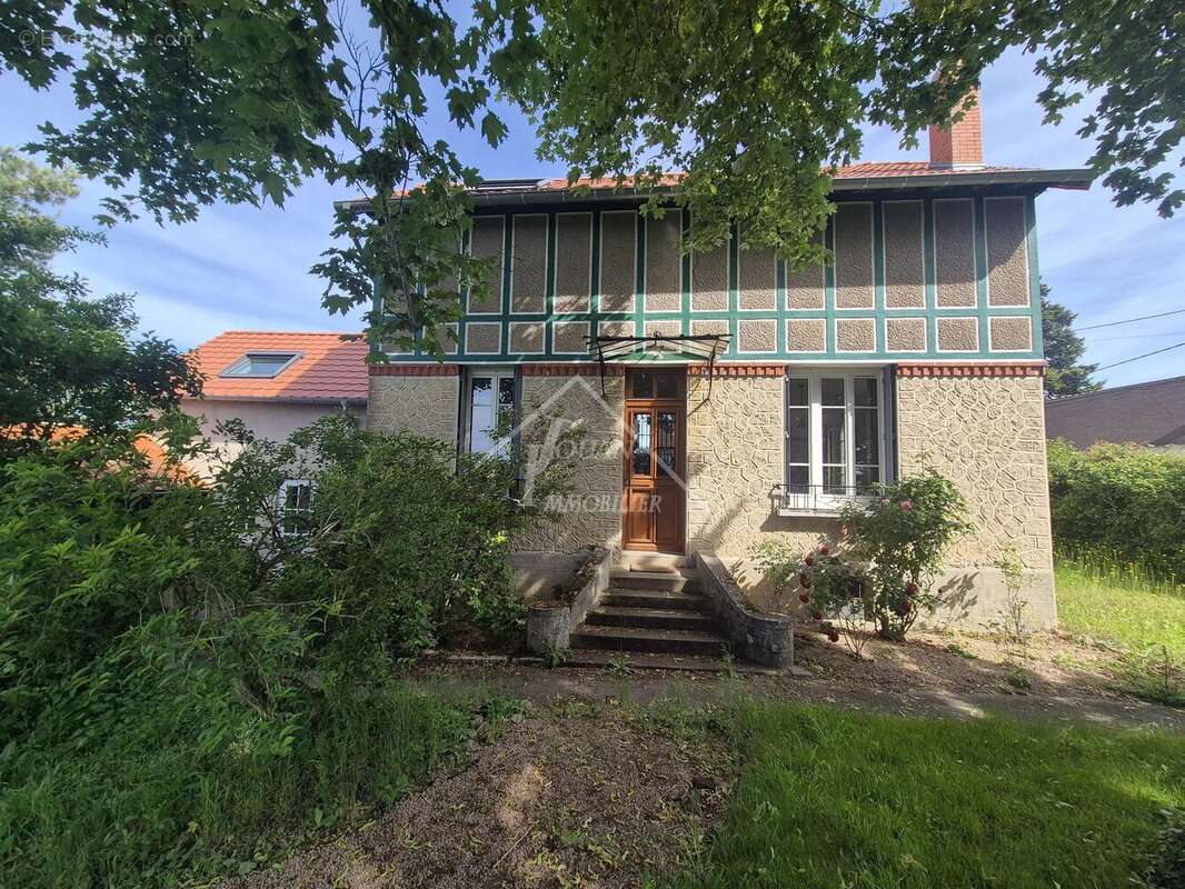 Maison à LALIZOLLE