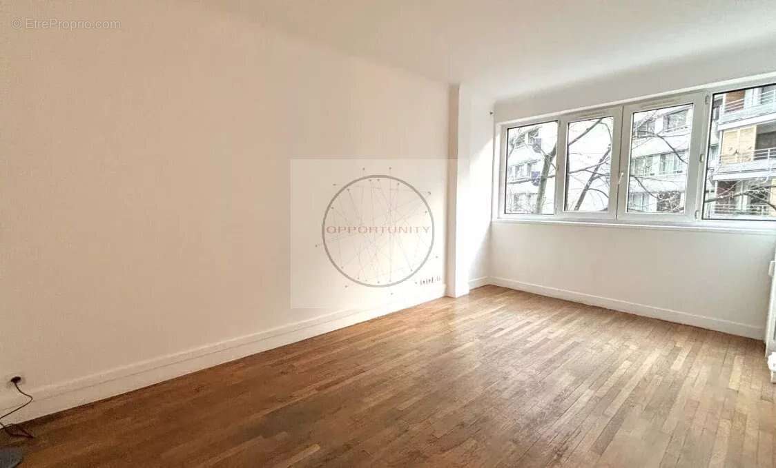 Appartement à PARIS-20E