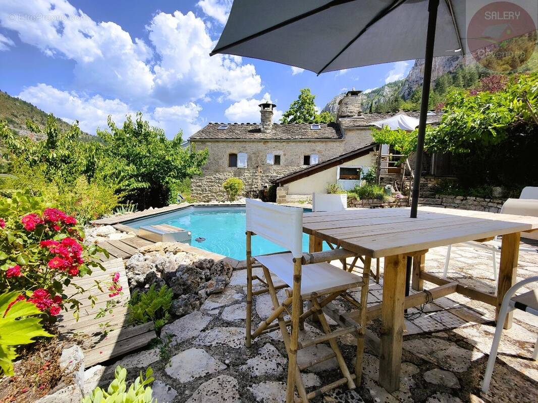 Maison à MONTBRUN