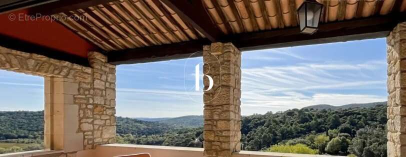 Maison à LA ROQUE-SUR-CEZE