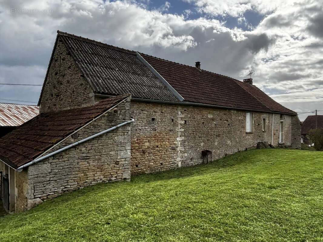 Maison 64 m² à Mont-Saint-Jean  - photo 9