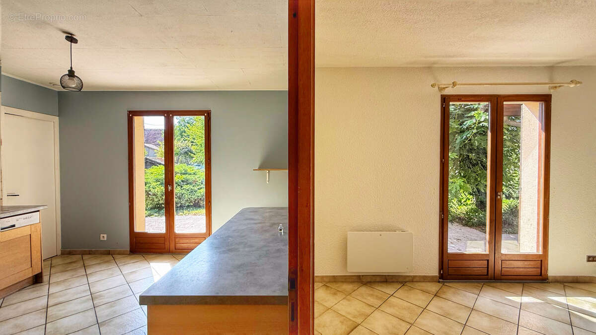 TULLINS, maison 165 m2 avec terrain - photo 7