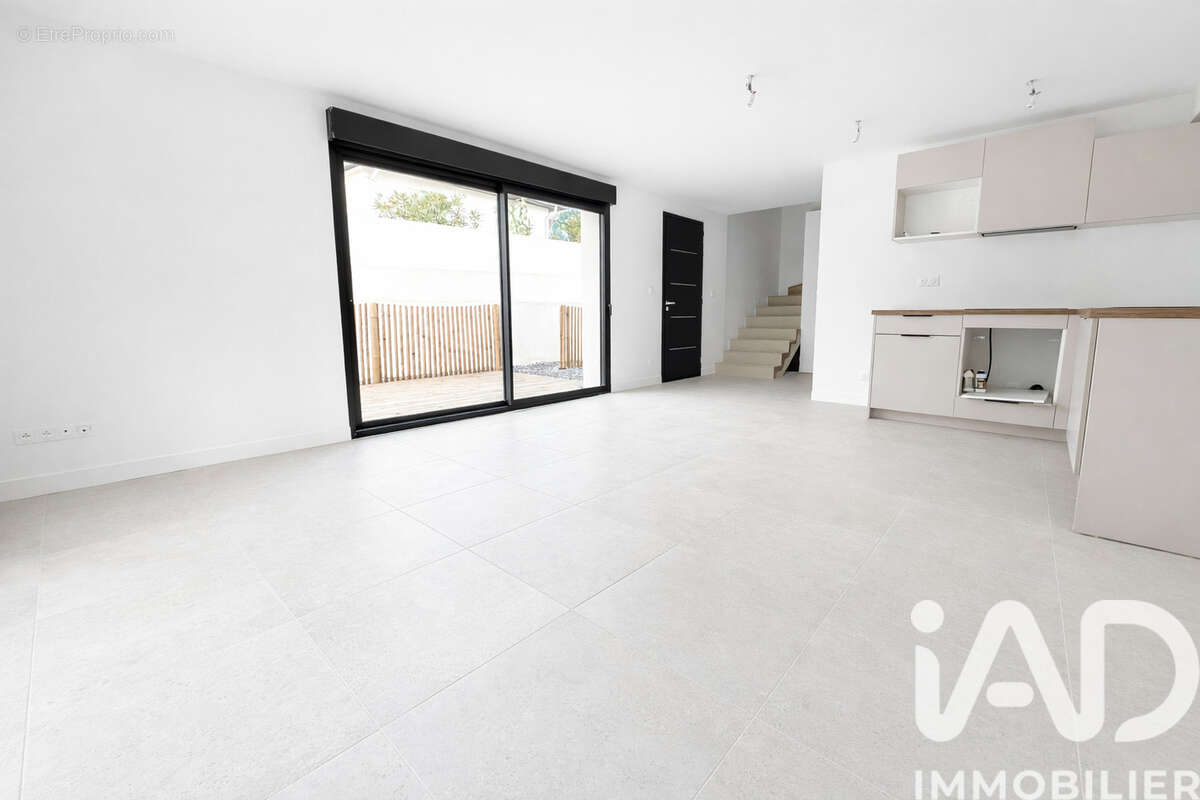 Photo 2 - Appartement à RAMONVILLE-SAINT-AGNE